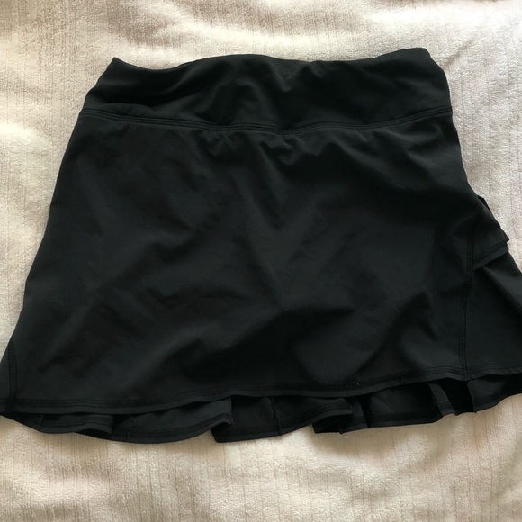 Lululemon skort - Picture 2 of 6